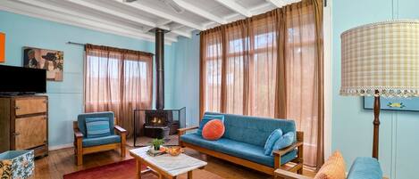 Smart-tv, pejs, bordtennisbord