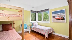 4 Schlafzimmer, Reisekinderbett, kostenloses WLAN, Bettwäsche