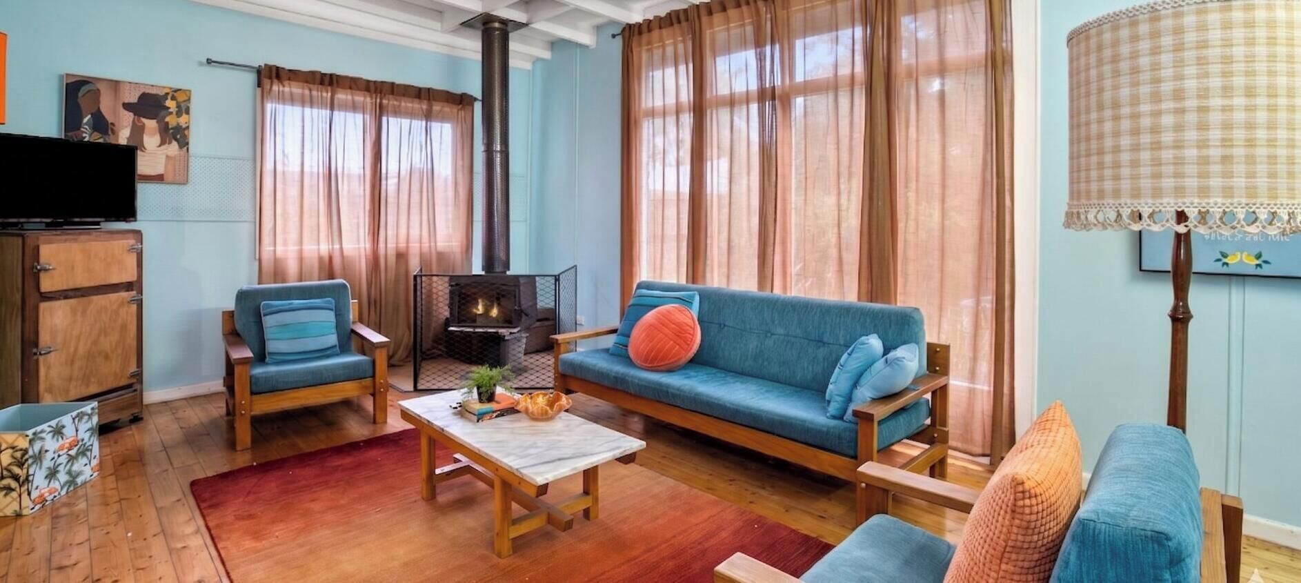 Smart TV, fireplace, table tennis