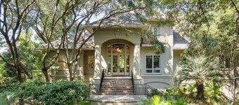 Luxury Home, Private Homesite with Pool, Easy walk to Beach!!