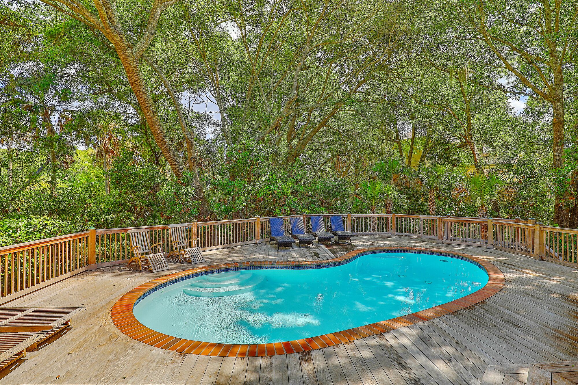 Updated Luxury Home, Private Homesite with Pool, Walk to Beach, New Furnishings