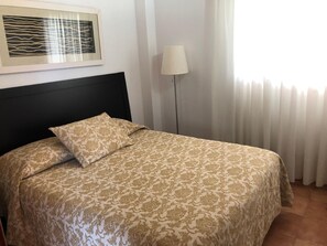 5 Schlafzimmer, Bügeleisen/Bügelbrett, kostenloses Internet