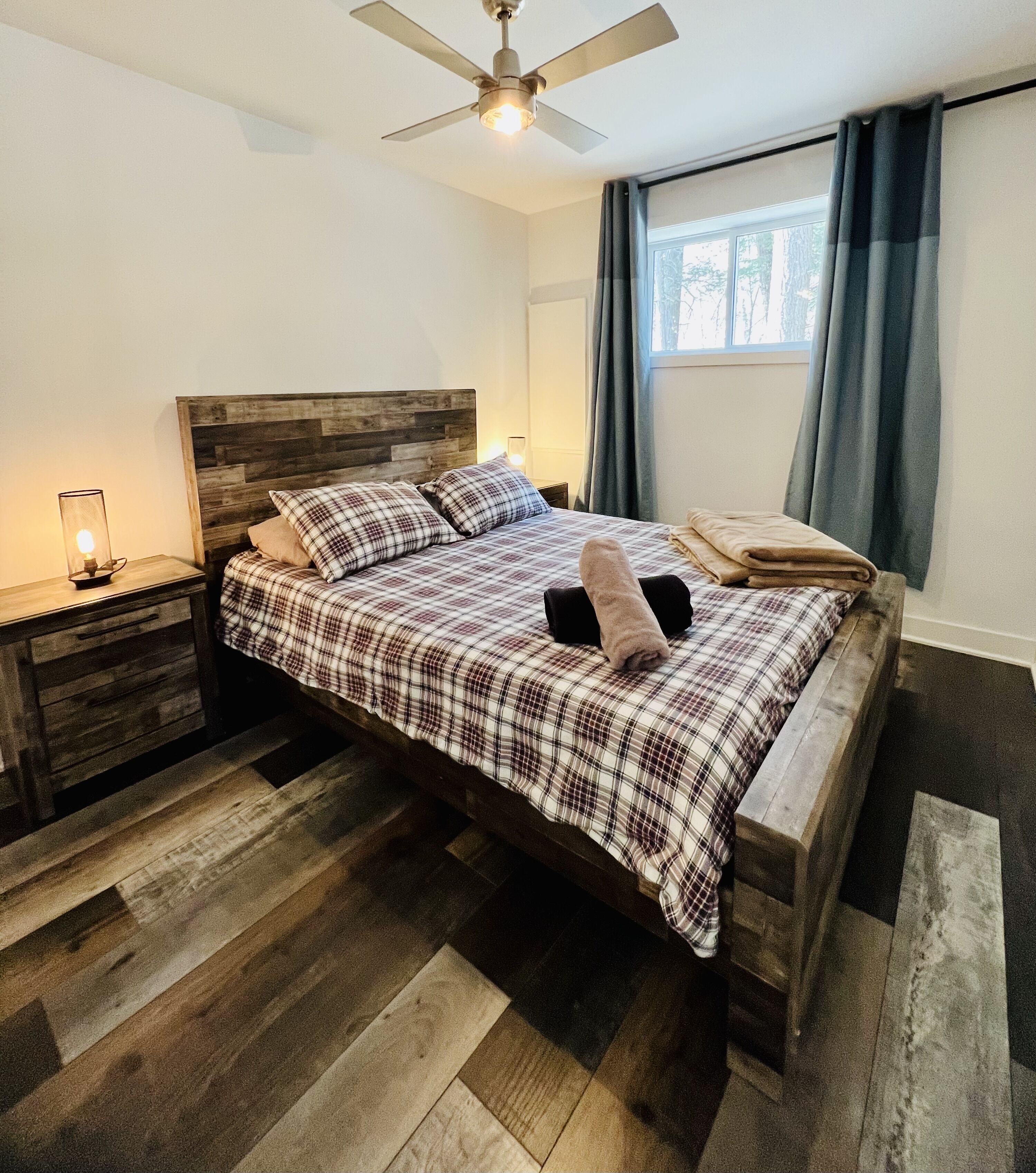 3 chambres, lit parapluie, Wi-Fi, draps fournis