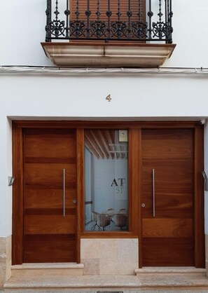 تفاصيل الفندق من الخارج