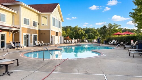 Branson | Pool & Mountains | Scenic Ozark Stay