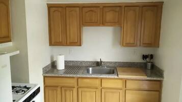 Dining tables, kitchen islands