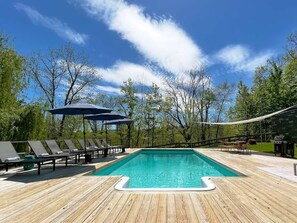 Outdoor pool, a heated pool - Modern Lux 5-Bed, Double Fireplace, Dogs Welcome (Kerhonkson)