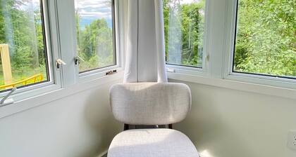 Granit House. Mid-Century Modern with Pool, View, & privacy.Dog and Kid friendly