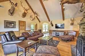 TV, fireplace, DVD player, books - 40-Acre Mtn-View Retreat w/ Hot Tub in Banner Elk! (Banner Elk)