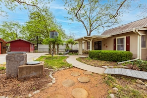 المنطقة المحيطة بالمنشأة