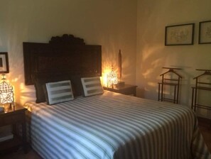 3 bedrooms, in-room safe, desk, iron/ironing board