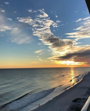 Beach nearby - Direct Beach Access And A Balcony With Views (Gulf Shores)