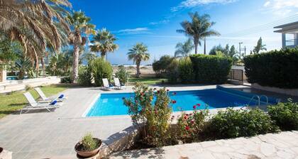 Ferienhaus Paralimni für 1 - 10 Personen mit 5 Schlafzimmern - Ferienhaus