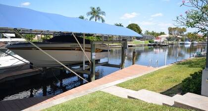 Sunny Cape Coral Pool Home