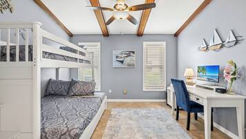 4 Schlafzimmer, Bügeleisen/Bügelbrett, kostenloses WLAN, Bettwäsche