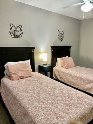 3 bedrooms, desk, iron/ironing board, WiFi