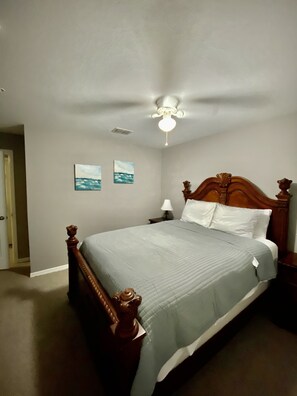 3 bedrooms, desk, iron/ironing board, WiFi - Entire house Disney destination. (kissimme)