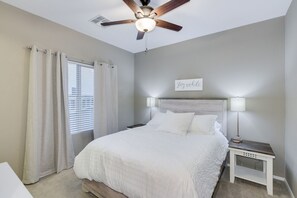 4 bedrooms, desk, iron/ironing board, free WiFi - DESERT GEM!  Resort style Living - Private Pool. (Florence)