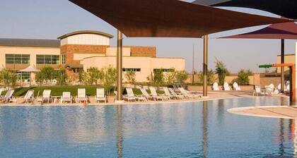 DESERT GEM! Resort style Living - Private Pool.