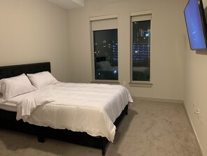 2 bedrooms, desk, iron/ironing board, free WiFi