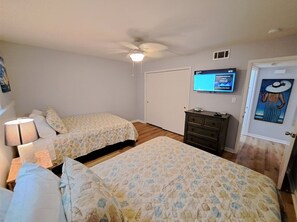 2 bedrooms, iron/ironing board, free WiFi, bed sheets