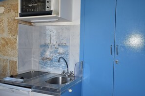 Fridge, microwave, toaster