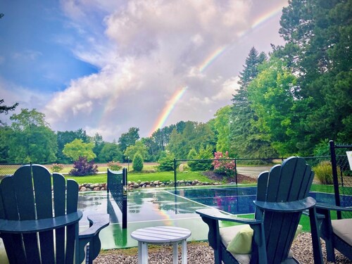 ~ Lakefront Home + Private Pickleball Court ~