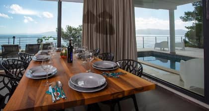 Holiday house Drvenik for 1 - 14 persons with 6 bedrooms - Holiday home
