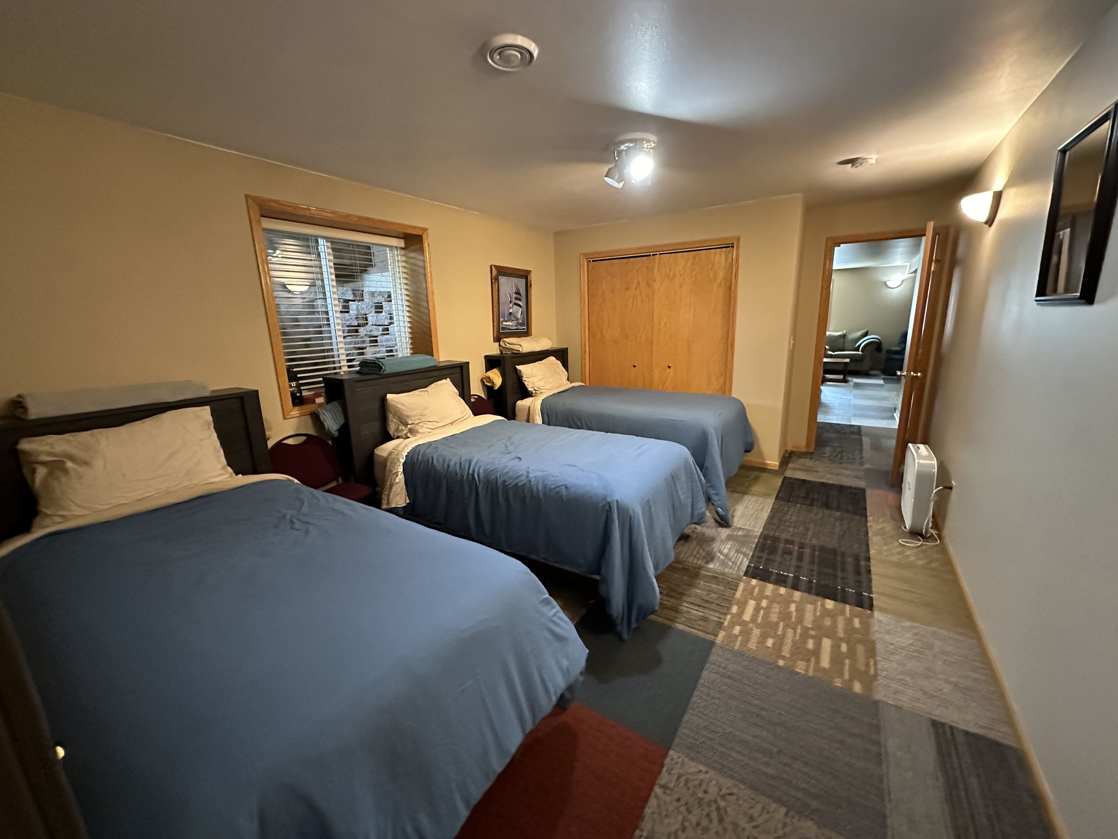 8 Schlafzimmer, Schreibtisch, Bügeleisen/Bügelbrett, kostenloses WLAN