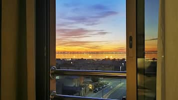 1 bedroom, Egyptian cotton sheets, premium bedding, minibar