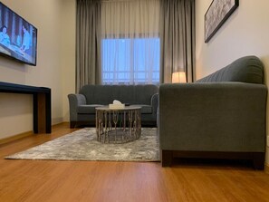 Televisión de pantalla plana de 50 pulgadas con canales por cable