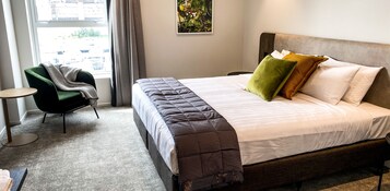 Room, 1 King Bed (Hotel) | Desk, laptop workspace, blackout drapes, soundproofing