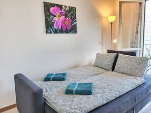 1 bedroom, travel cot, free WiFi