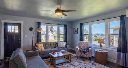 Hidden Chicken Remodeled, charming, pet friendly