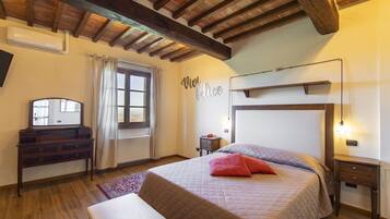 8 camere, culla da viaggio, Wi-Fi gratuito