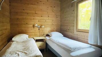 3 slaapkamers, reisbedje, gratis wifi, beddengoed