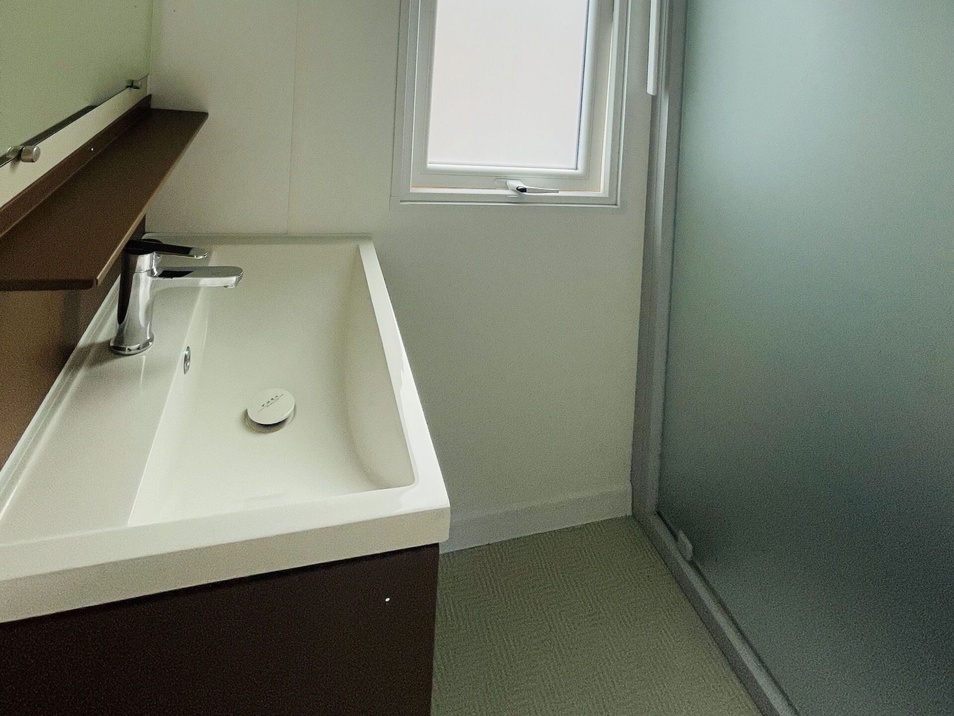 Loodgieterswerkinrichting, Muur, Badkamer, Wastafel In De Badkamer, Flooring, Interieur Ontwerp, Verdieping, Kraan, Loodgieter, Wastafel