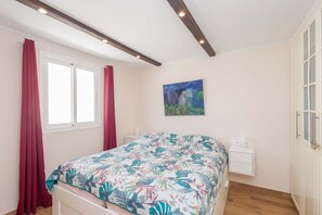 1 bedroom, iron/ironing board, free WiFi, bed sheets