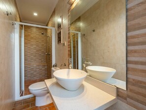 Bathroom - Beautiful private villa for 6 guests with private pool, A/C, WIFI, TV and terrace (Baena)