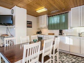 Fridge, microwave, dishwasher, cookware/dishes/utensils