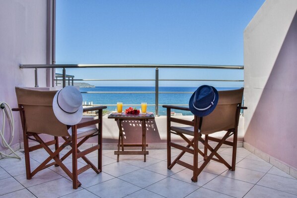 Property grounds - Charming holiday apartment Rubini 2 (Maleme Kriti)