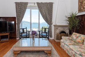 Fireplace - Finca La Chicharra (Rande)