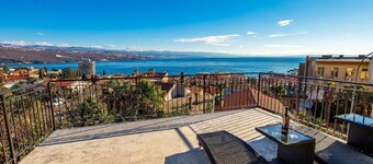 Holiday house Opatija for 1 - 8 persons with 4 bedrooms - Twin house