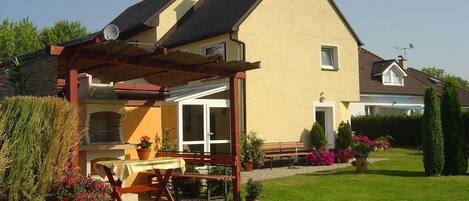 تناول الطعام بالخارج