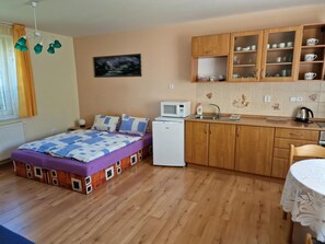 3 bedrooms, WiFi