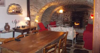 Charming house with swimming pool south ArdĂšche 4chbres