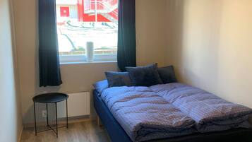 Leilighet | Allergitestet sengetøy, blendingsgardiner og strykejern/-brett