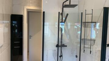 Apartment | Bathroom