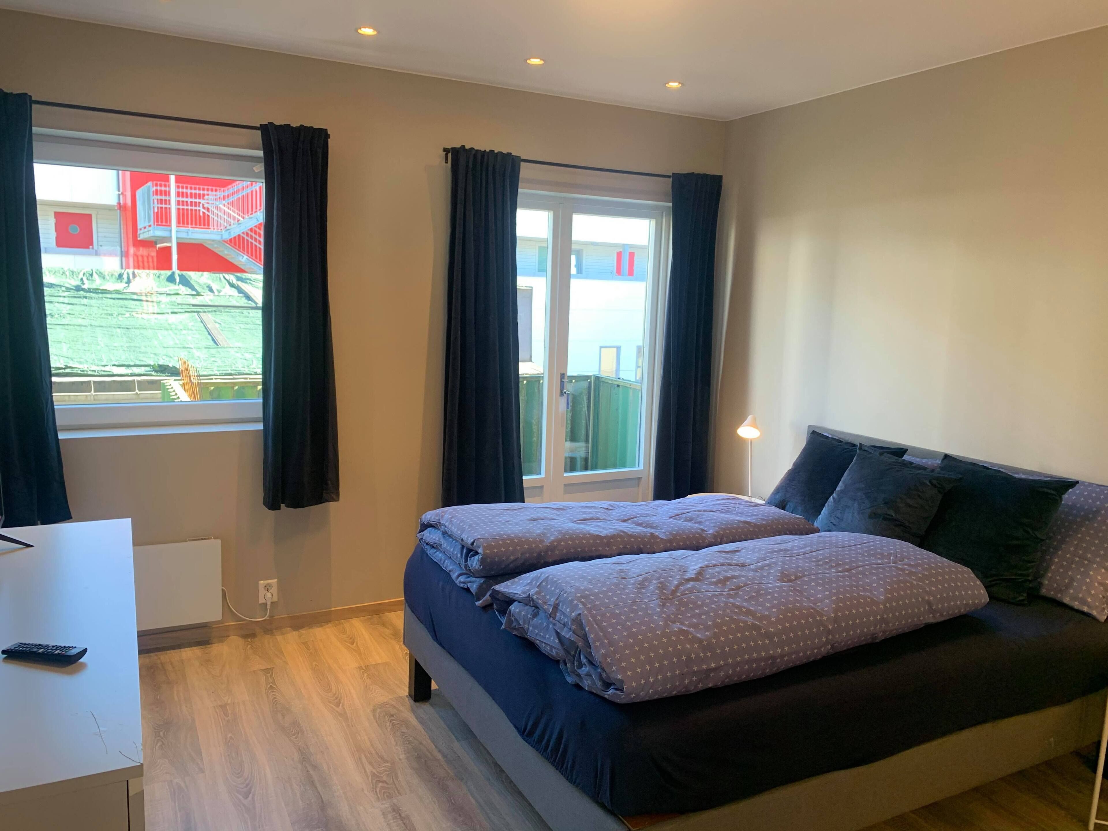 Leilighet | Allergitestet sengetøy, blendingsgardiner og strykejern/-brett