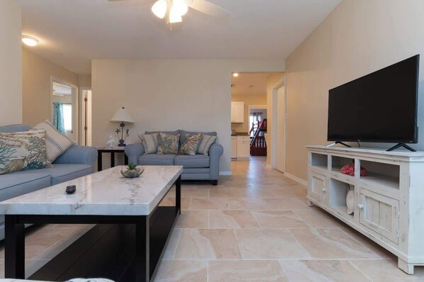 TV - Sleeps 10 & pet friendly #3606 Villa Franca (Sarasota)